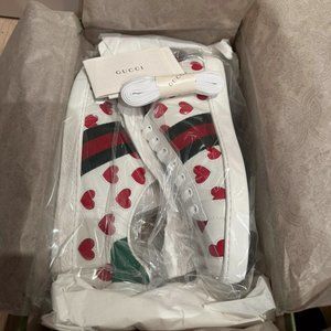 gucci sneakers